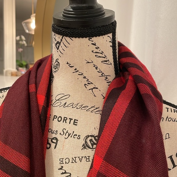 Red Scarf - Picture 2 of 3